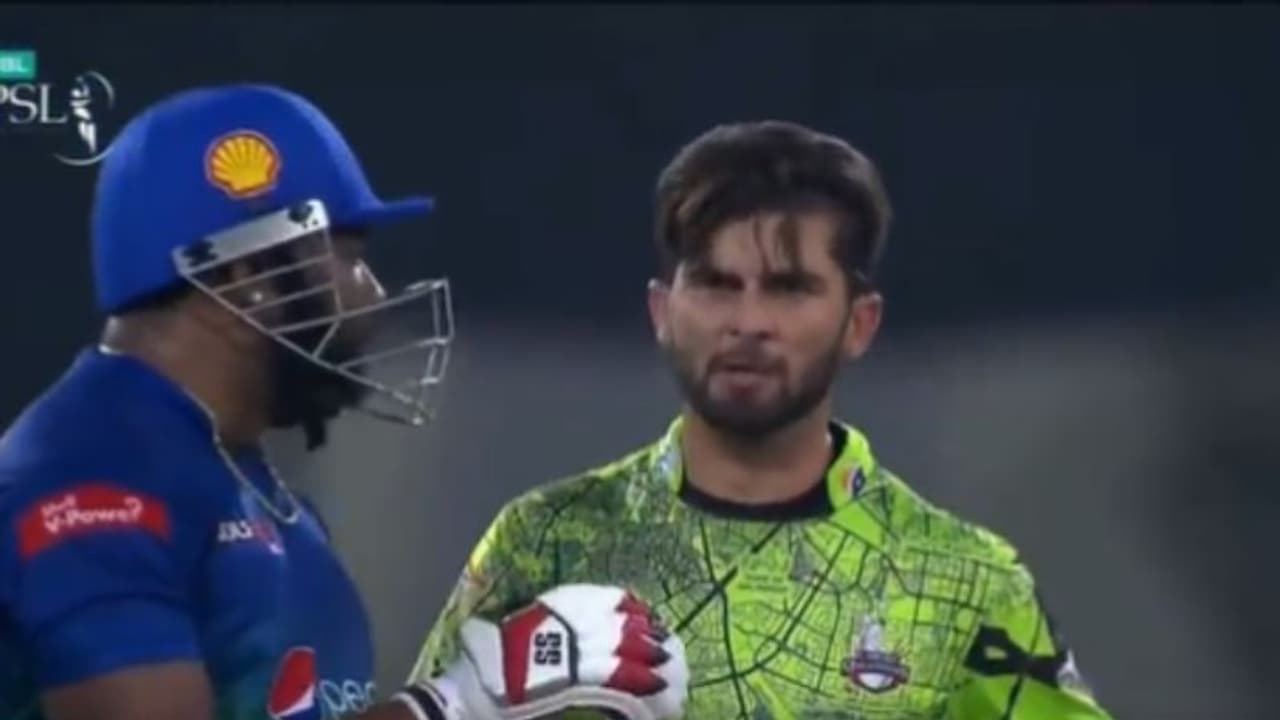 കാരണം ഒരോവറില്‍ 3 സിക്‌സറടിച്ചത്; ഷഹീനും പൊള്ളാര്‍ഡും തമ്മില്‍ മുട്ടന്‍ വഴക്ക് വീഡിയോ