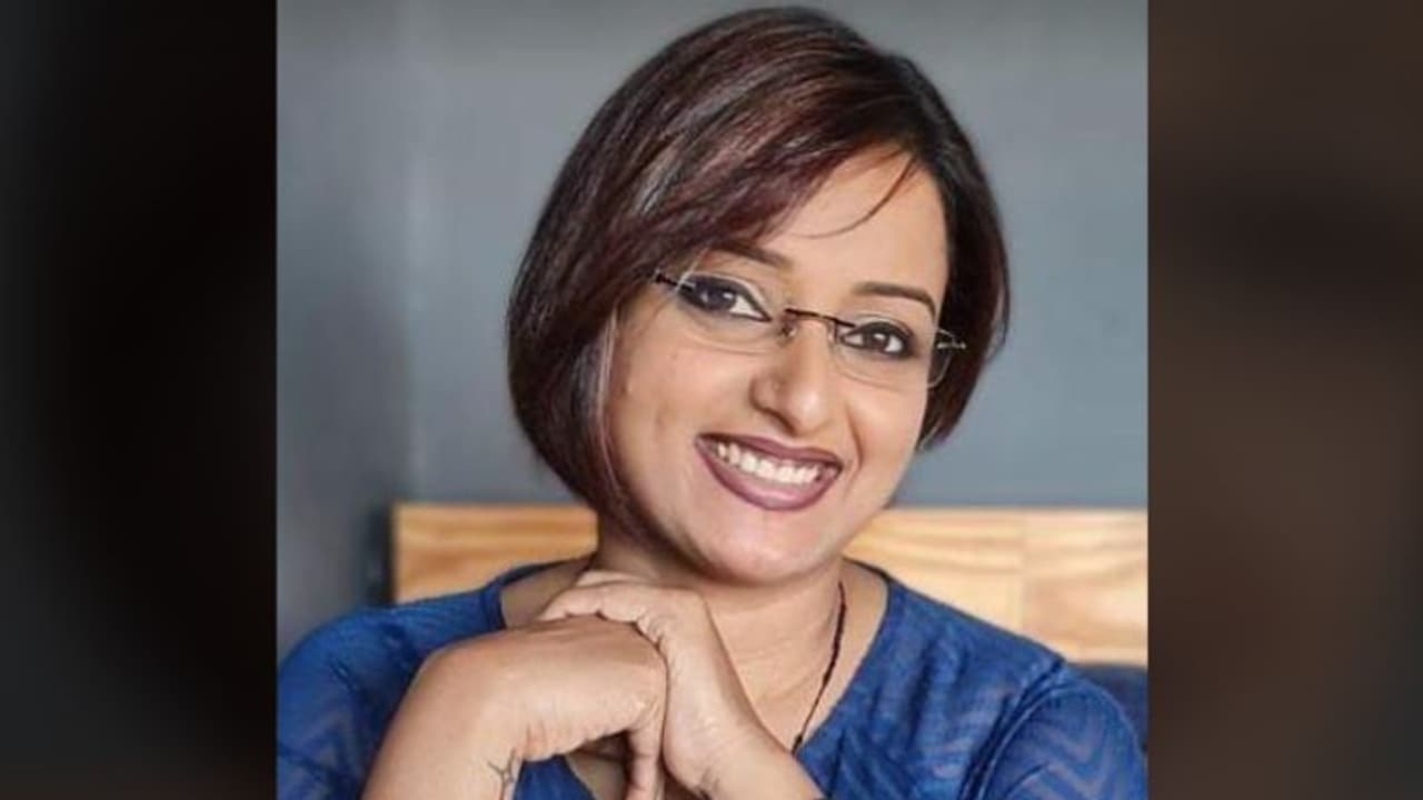 സ്വപ്ന സുരേഷിനും വിജേഷ് പിള്ളയ്ക്കും എതിരായ പരാതിയിൽ സിപിഎം തളിപ്പറമ്പ് സെക്രട്ടറിയുടെ മൊഴിയെടുത്തു സ്വപ്ന സുരേഷിനും വിജേഷ് പിള്ളയ്ക്കും എതിരായ പരാതിയിൽ സിപിഎം തളിപ്പറമ്പ് സെക്രട്ടറിയുടെ മൊഴിയെടുത്തു