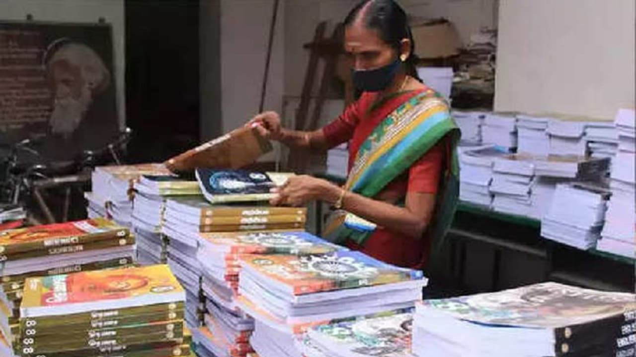 ಖಾಸಗಿ ಶಾಲಾ ಮಕ್ಕಳ ಪಠ್ಯಪುಸ್ತಕ ಶೇ.25ರಷ್ಟು ದುಬಾರಿ: ಬೆಲೆ ಏರಿಕೆ, ಜಿಎಸ್‌ಟಿ ಕಾರಣ