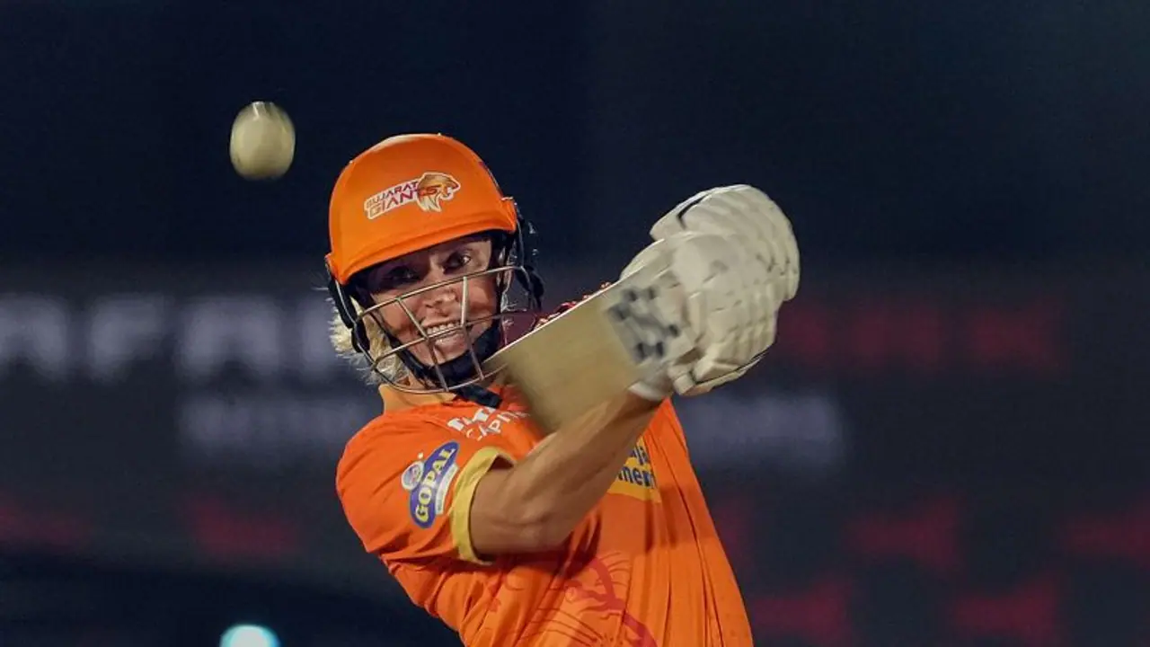WPL 2023: லாரா, கார்ட்னெர் அதிரடி பேட்டிங்.. ஆர்சிபிக்கு சவாலான இலக்கை நிர்ணயித்த குஜராத் ஜெயிண்ட்ஸ் அணி 