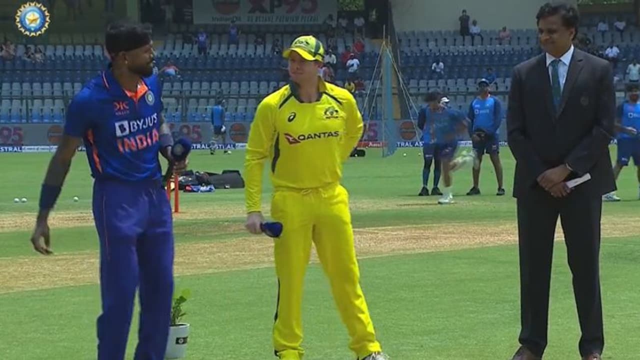 IND vs AUS: முதல் ODI டாஸ் ரிப்போர்ட்! இந்திய அணியில் 2 ஸ்பின்னர்ஸ், 4 ஃபாஸ்ட் பவுலர்ஸ்! சுந்தருக்கு இடம் இல்ல