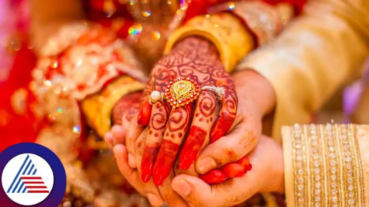 ಗುಂಡಿನ ಗಮ್ಮತ್ತು..ಫುಲ್ ಟೈಟ್ ಆಗಿ ತನ್ನದೇ ಮದ್ವೆಗೆ ಬರಲು ಮರೆತ ವರ! ಗುಂಡಿನ ಗಮ್ಮತ್ತು..ಫುಲ್ ಟೈಟ್ ಆಗಿ ತನ್ನದೇ ಮದ್ವೆಗೆ ಬರಲು ಮರೆತ ವರ!