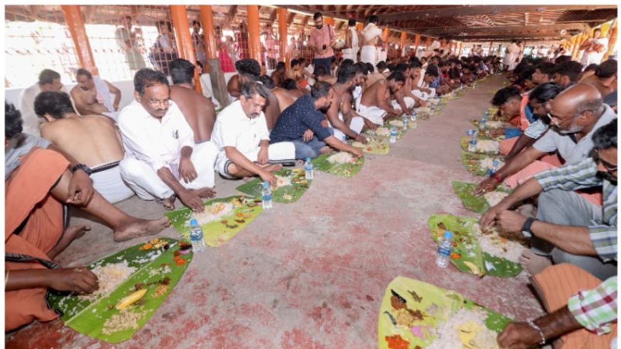 പാല്‍പ്പായസത്തിന്റെ മാധുര്യവും ഐതിഹ്യപ്പെരുമയും സമന്വയിച്ചു; അമ്പലപ്പുഴയിൽ നാടകശാല സദ്യ നടന്നു