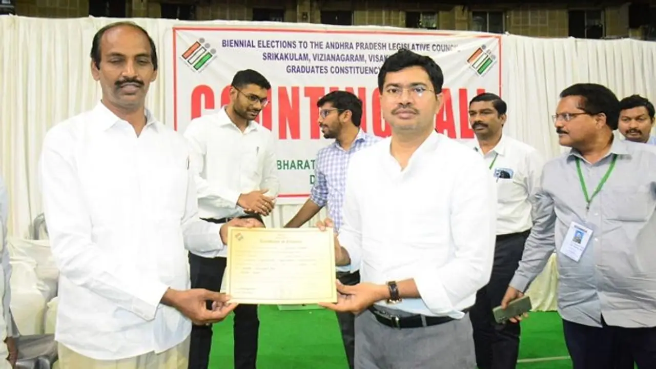 ఉత్తరాంధ్రలో వైసీపీకి ఎదురురెబ్బ.. ఎమ్మెల్సీగా టీడీపీ వేపాడ చిరంజీవి రావు ఘన విజయం... 