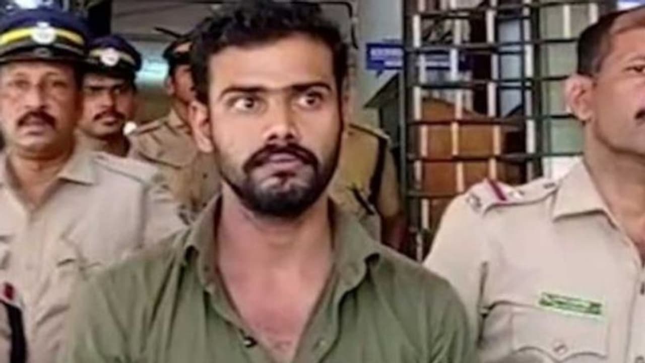 വിവാഹം കഴിക്കാമെന്ന് ഉറപ്പ്, പിന്നെ കാലുമാറ്റം; കൊല്ലത്ത് യുവതിയുടെ ആത്മഹത്യയിൽ സുഹൃത്ത് പിടിയിൽ വിവാഹം കഴിക്കാമെന്ന് ഉറപ്പ്, പിന്നെ കാലുമാറ്റം; കൊല്ലത്ത് യുവതിയുടെ ആത്മഹത്യയിൽ സുഹൃത്ത് പിടിയിൽ