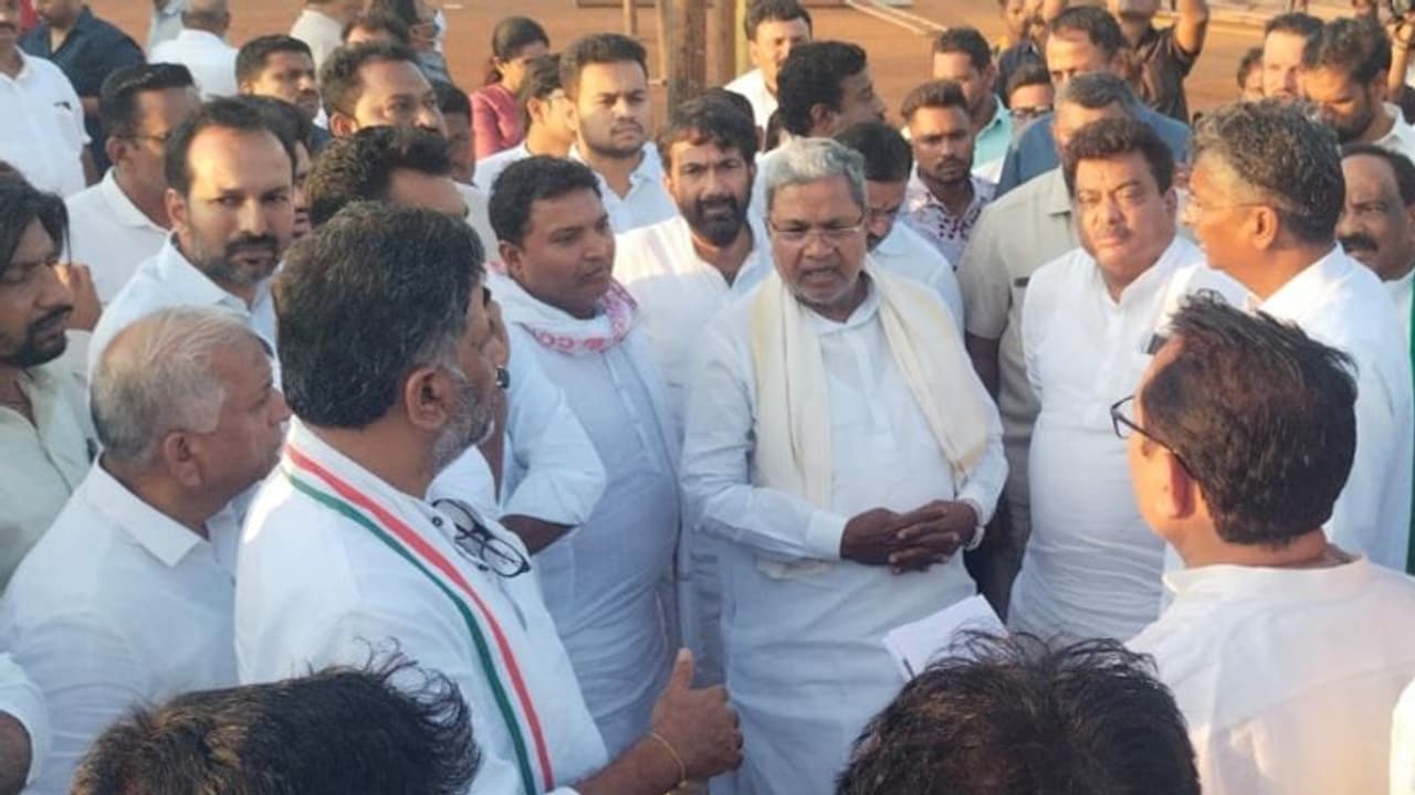 ಕೋಲಾರಕ್ಕೆ ಕೈ ಕೊಟ್ಟು ಬಾದಾಮಿಯತ್ತ ಒಲವು ತೋರಿದ ಸಿದ್ದರಾಮಯ್ಯ: ಎರಡು ಕ್ಷೇತ್ರದಲ್ಲೂ ಸ್ಪರ್ಧೆ