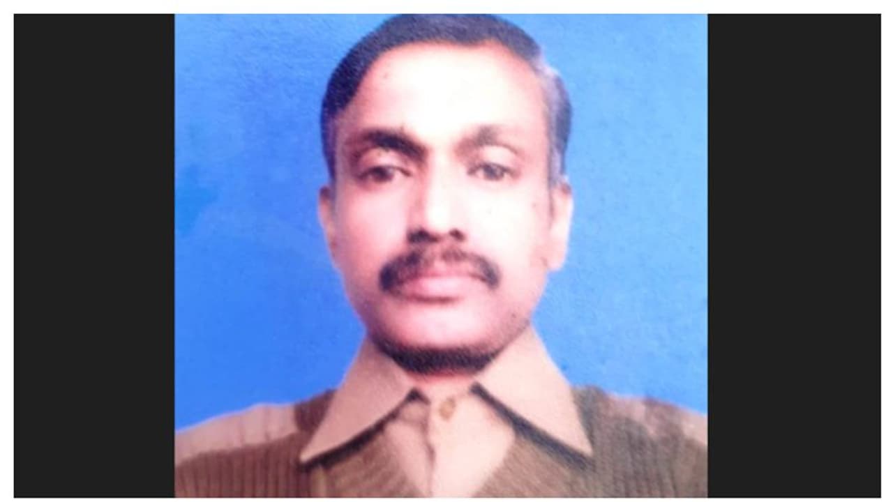 വീട്ടിലേക്ക് മടങ്ങുന്നതിനിടെ സൈനികൻ ട്രെയിനിൽ കുഴഞ്ഞുവീണു മരിച്ചു വീട്ടിലേക്ക് മടങ്ങുന്നതിനിടെ സൈനികൻ ട്രെയിനിൽ കുഴഞ്ഞുവീണു മരിച്ചു