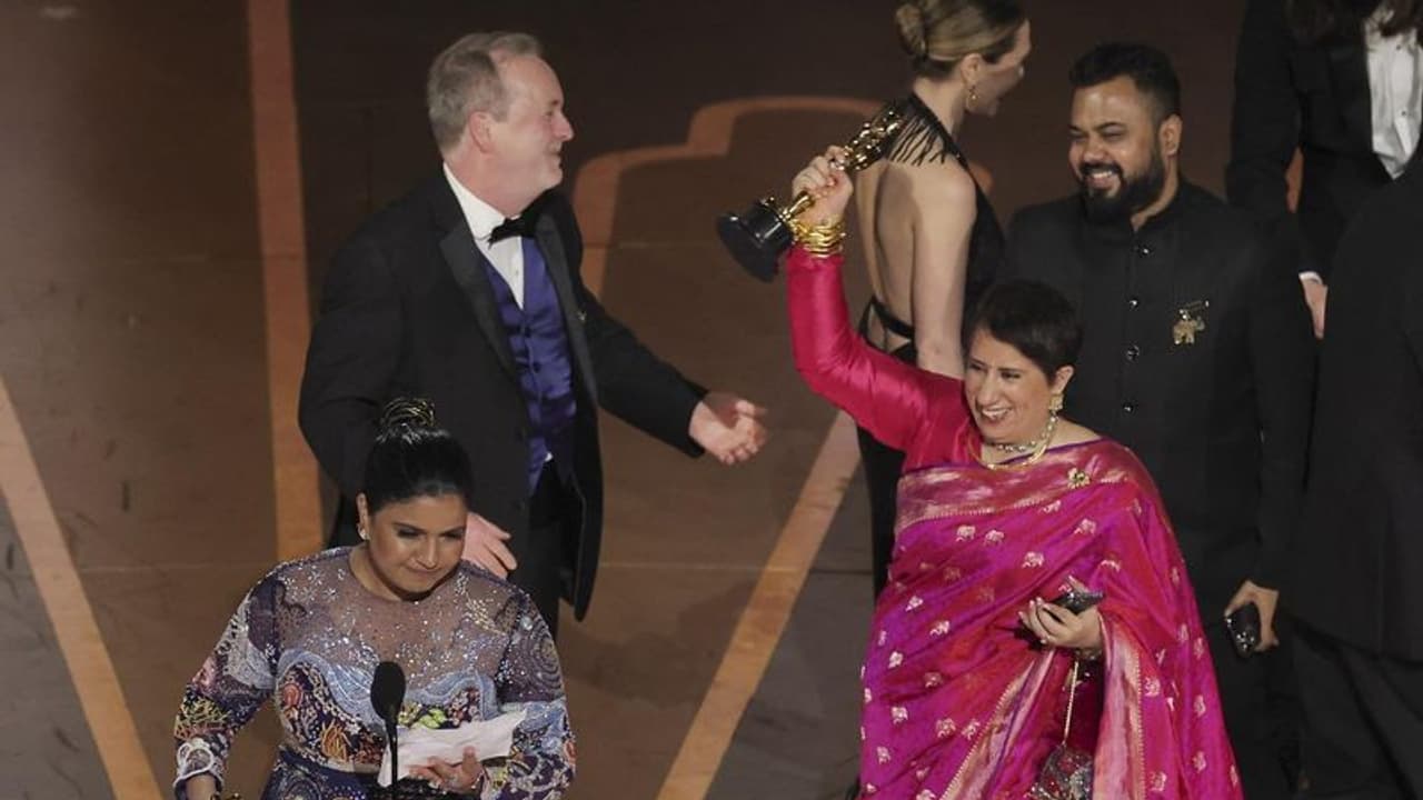 ஆஸ்கர் மேடையில் அவமதிப்பு! ஆவணப்பட தயாரிப்பாளர் குனீத் மோங்கா வேதனை ஆஸ்கர் மேடையில் அவமதிப்பு! ஆவணப்பட தயாரிப்பாளர் குனீத் மோங்கா வேதனை