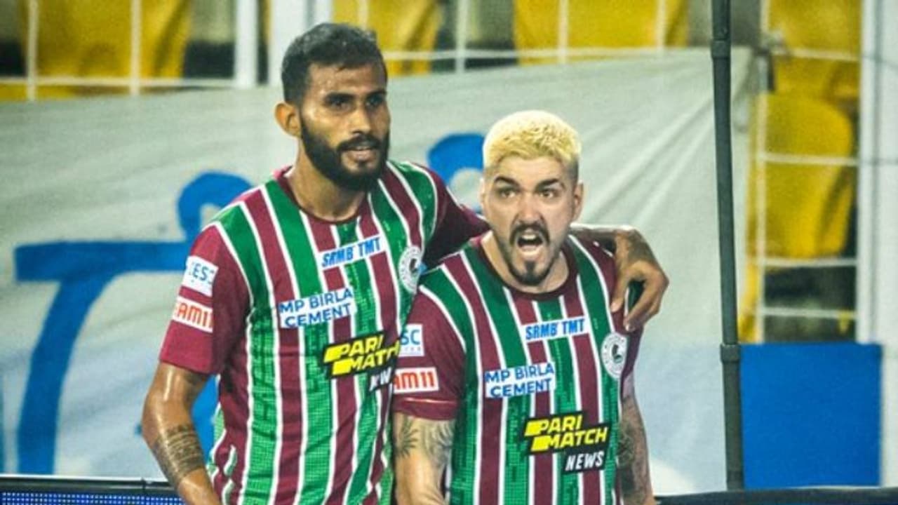 ഐഎസ്എല് ഫൈനല് ആവേശം; വലകുലുക്കി എടികെ, തിരിച്ചടിച്ച് ഛേത്രി ഐഎസ്എല് ഫൈനല് ആവേശം; വലകുലുക്കി എടികെ, തിരിച്ചടിച്ച് ഛേത്രി