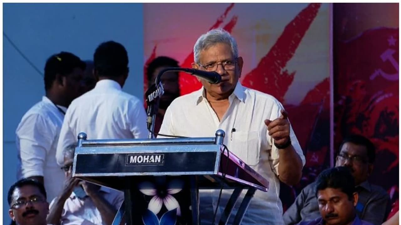 Breaking: I.N.D.I.A ಒಕ್ಕೂಟಕ್ಕೆ ಶಾಕ್: ಸಿಪಿಐ ಎಂ ನಾಯಕ ಸೀತಾರಾಮ್ ಯೆಚೂರಿ ನಿವಾಸದ ಮೇಲೆ ಪೊಲೀಸರ ರೇಡ್! Breaking: I.N.D.I.A ಒಕ್ಕೂಟಕ್ಕೆ ಶಾಕ್: ಸಿಪಿಐ ಎಂ ನಾಯಕ ಸೀತಾರಾಮ್ ಯೆಚೂರಿ ನಿವಾಸದ ಮೇಲೆ ಪೊಲೀಸರ ರೇಡ್!