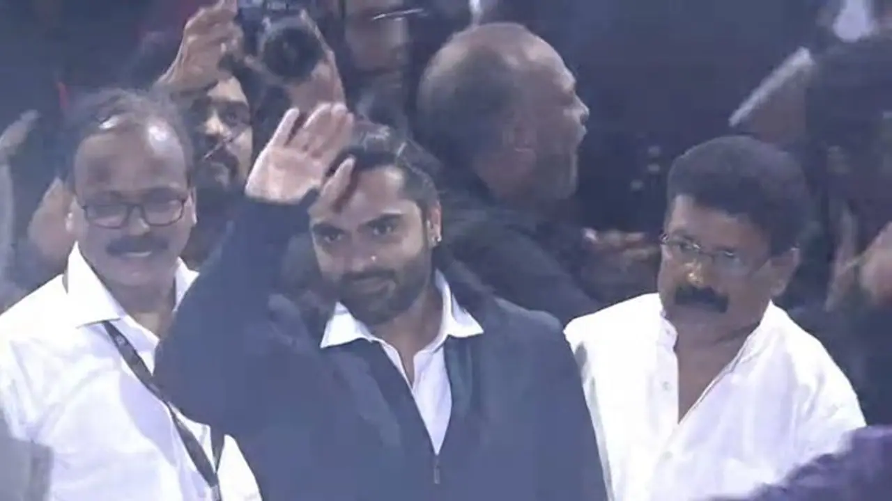 'பத்து தல' இசைவெளியீட்டு விழாவில் விஜய், தனுஷ், கமல்... சிம்புவுக்கு காத்திருந்த இன்ப அதிர்ச்சி! 'பத்து தல' இசைவெளியீட்டு விழாவில் விஜய், தனுஷ், கமல்... சிம்புவுக்கு காத்திருந்த இன்ப அதிர்ச்சி!