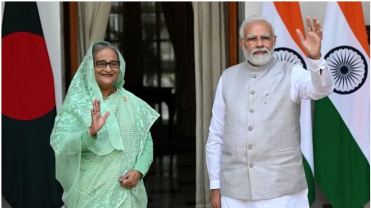 ഇന്ത്യ ബം​ഗ്ലാദേശ് ഭായി ഭായി; 377 കോടിയുടെ ഡീസൽ പൈപ്പ് ലൈൻ ഉദ്ഘാടനം ചെയ്ത് മോദിയും ഹസീനയും