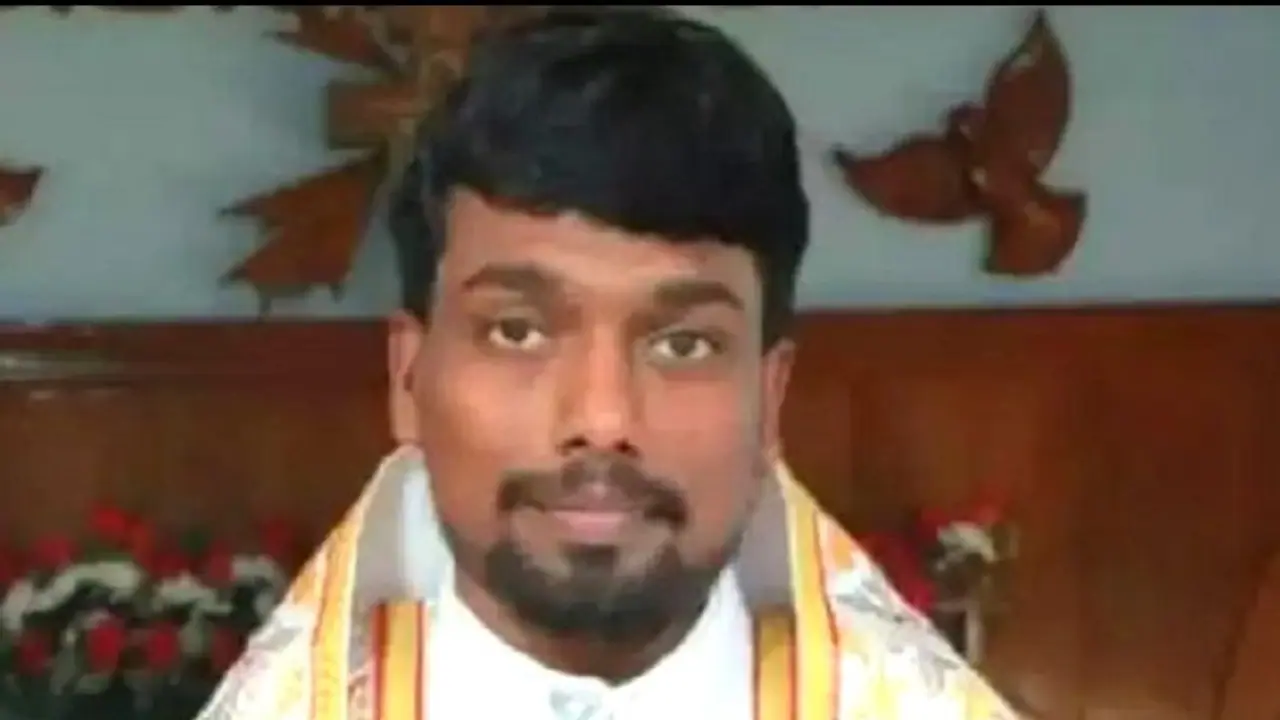 பாலியல் மன்னன் பாதிரியார் பெனட்டிக் ஆன்டோ அதிரடி கைது பாலியல் மன்னன் பாதிரியார் பெனட்டிக் ஆன்டோ அதிரடி கைது