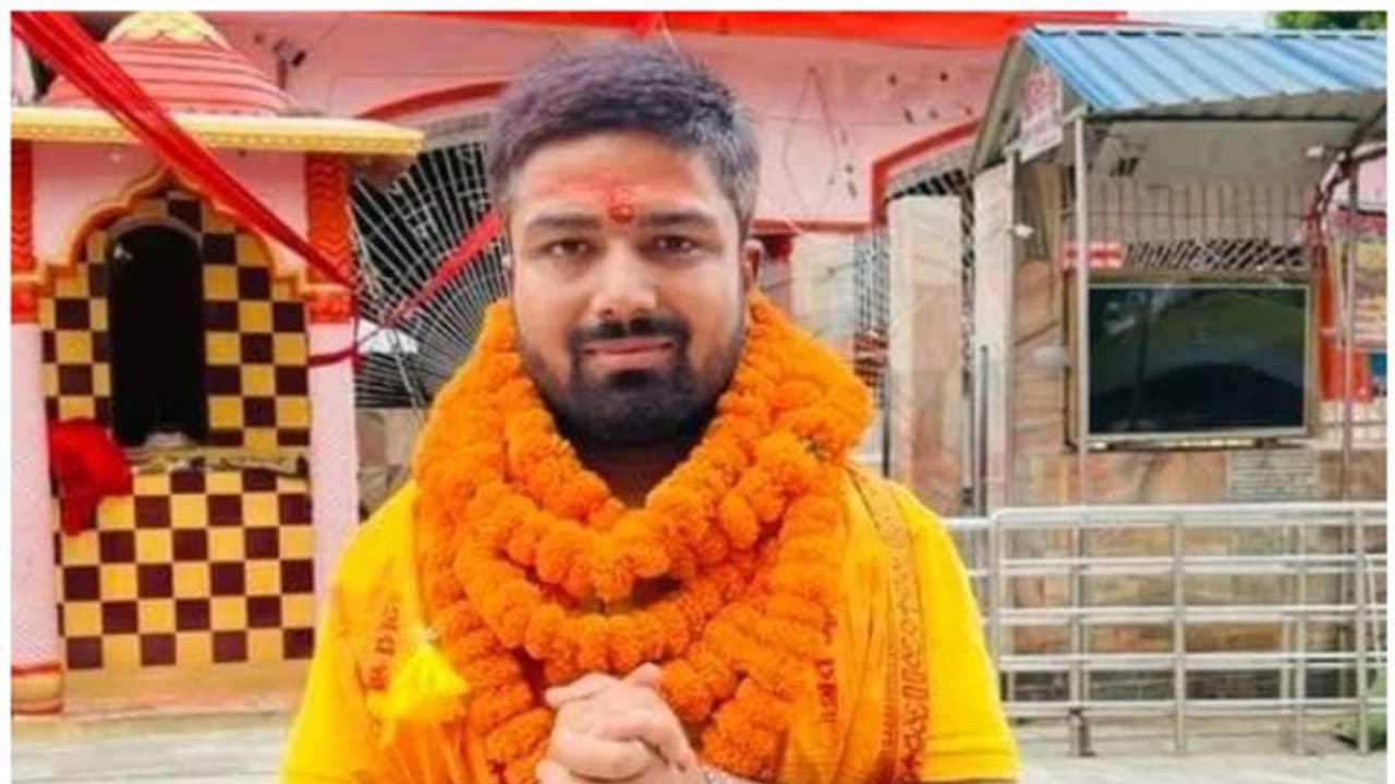 'തമിഴ്നാട്ടിൽ ബിഹാറിൽ നിന്നുള്ള തൊഴിലാളികൾ ആക്രമിക്കപ്പെട്ടു'; വ്യാജവീഡിയോ പ്രചാരണം, ബിഹാറി യൂട്യൂബർ അറസ്റ്റിൽ 'തമിഴ്നാട്ടിൽ ബിഹാറിൽ നിന്നുള്ള തൊഴിലാളികൾ ആക്രമിക്കപ്പെട്ടു'; വ്യാജവീഡിയോ പ്രചാരണം, ബിഹാറി യൂട്യൂബർ അറസ്റ്റിൽ