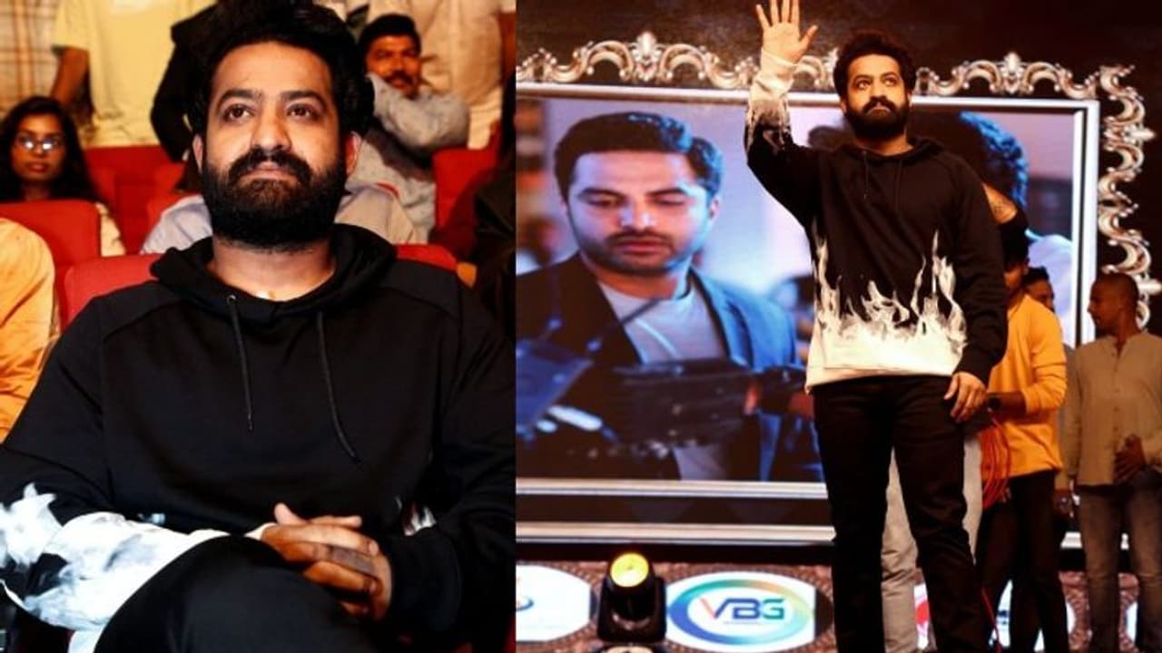 బ్లాక్ హుడీలో సింపుల్ గా ఎన్టీఆర్.. తారక్ డ్రస్ కాస్ట్ ఎంతంటే..? వైరల్ అవుతున్న న్యూస్ బ్లాక్ హుడీలో సింపుల్ గా ఎన్టీఆర్.. తారక్ డ్రస్ కాస్ట్ ఎంతంటే..? వైరల్ అవుతున్న న్యూస్