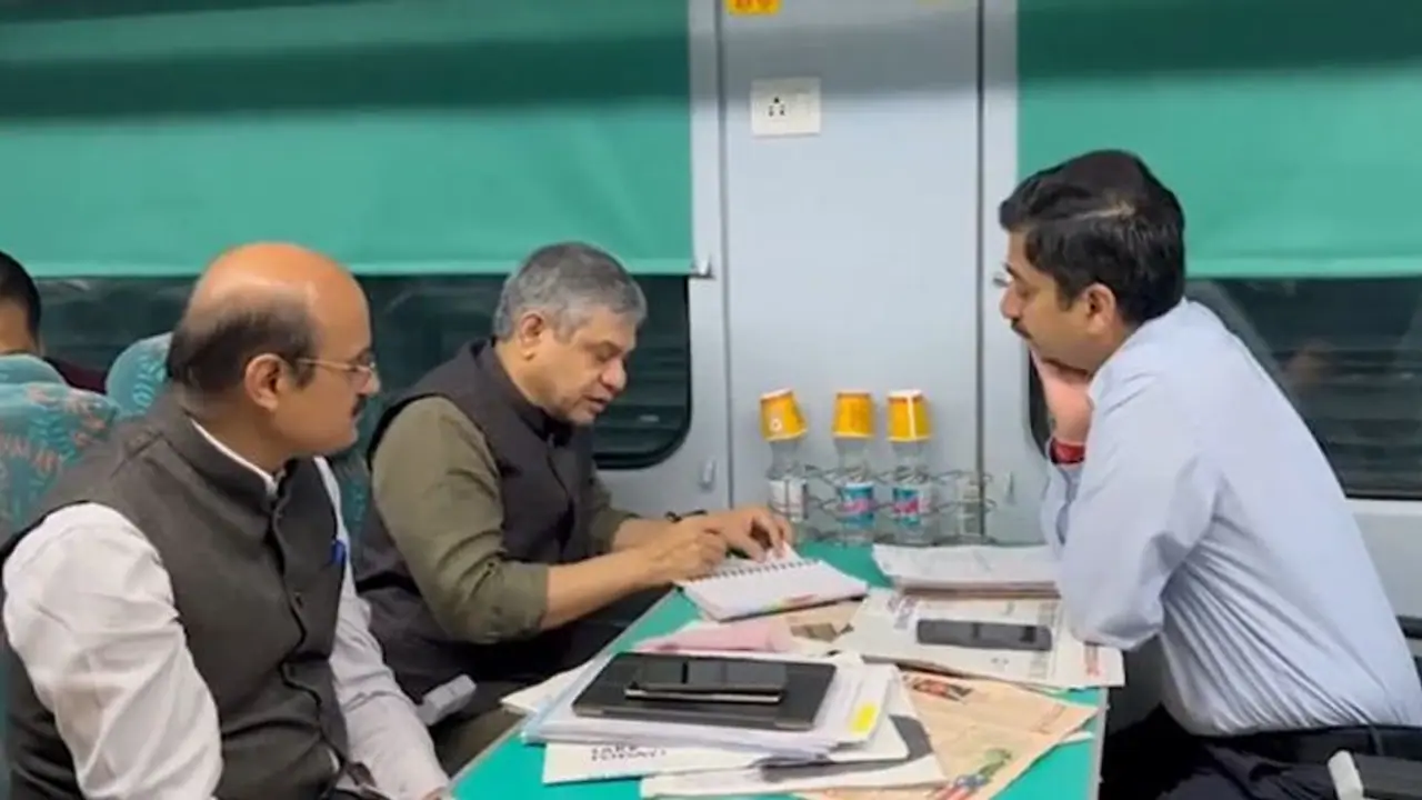 Railways Minister Ashwini Vaishnaw boards New Delhi Ajmer Shatabdi Express (WATCH)