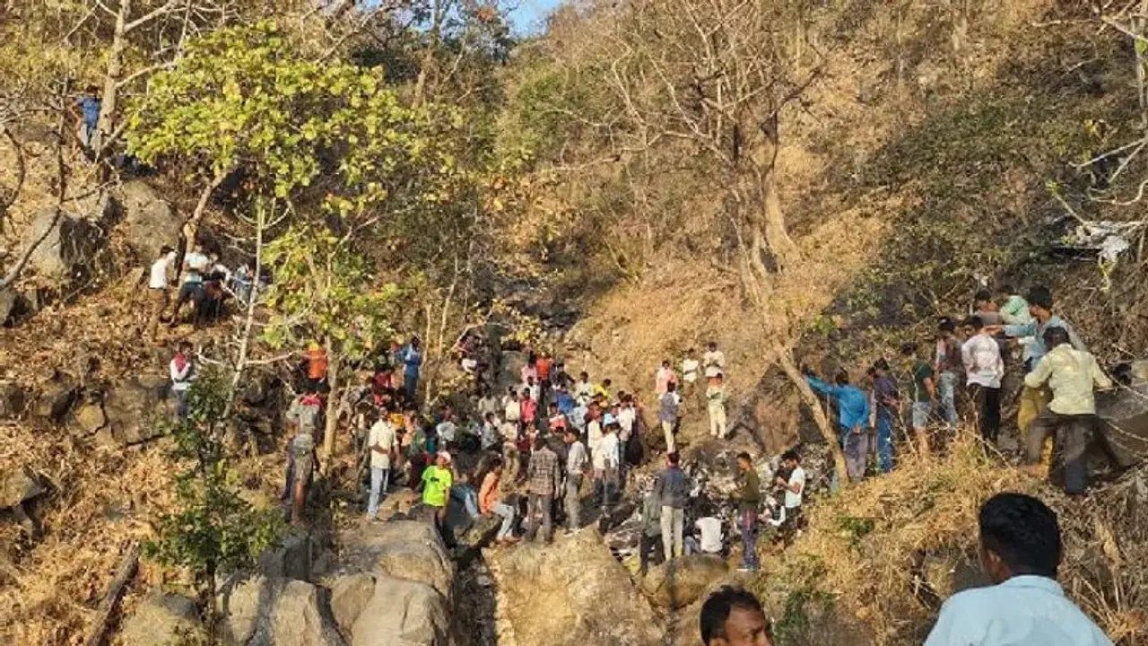 ಮಧ್ಯಪ್ರದೇಶದಲ್ಲಿ ವಿಮಾನ ಪತನ: ಮಹಿಳಾ ಪೈಲಟ್‌ ಸೇರಿದಂತೆ ಇಬ್ಬರ ಸಾವು