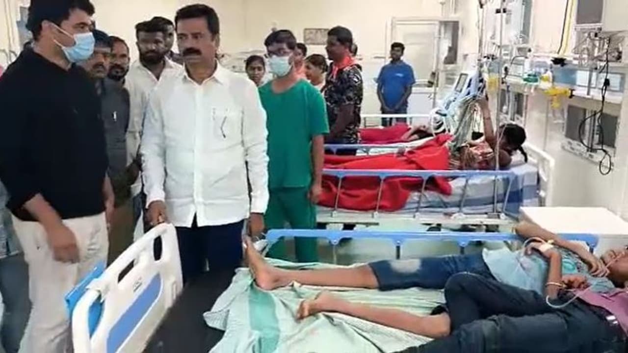 Food Poisoning: ಕಲುಷಿತ ಆಹಾರ ಸೇವಸಿ 30ಕ್ಕೂ ಹೆಚ್ಚು ವಿದ್ಯಾರ್ಥಿಗಳು ಅಸ್ವಸ್ಥ: ಶಾಸಕ ಹರತಾಳು ಹಾಲಪ್ಪ ಭೇಟಿ