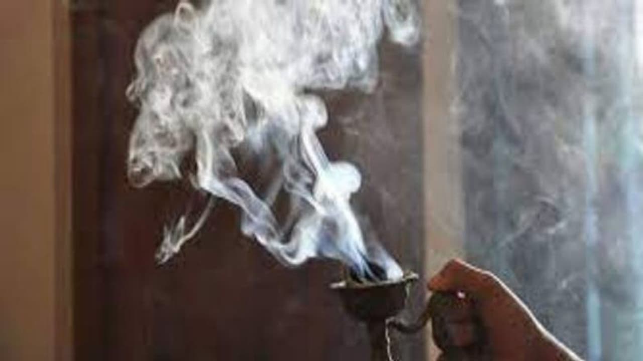 3 முறை சுக்கிர ஹோரையில் இந்த பரிகாரத்தை இப்படி செய்து பாருங்கள்!தரித்திரம் அனைத்தும் வீட்டை விட்டு ஓடி விடும்,