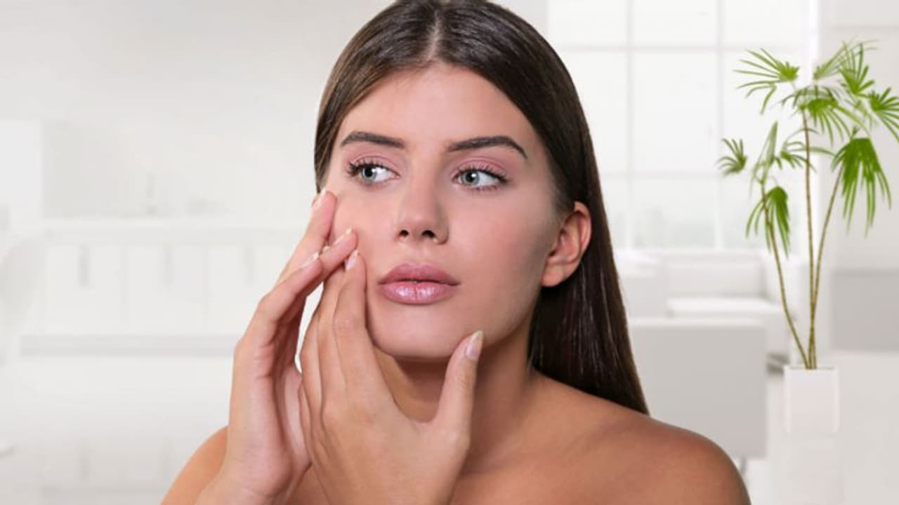 മുഖക്കുരുവിന്‍റെ പാടുകൾ അകറ്റാന്‍ പരീക്ഷിക്കാം ഈ ആറ് ഫേസ് പാക്കുകള്‍...