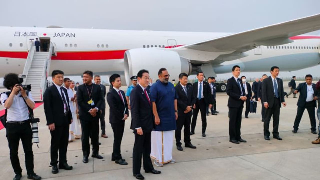 'Privileged to welcome PM of Japan...' Rajeev Chandrasekhar receives Fumio Kishida at Delhi airport 'Privileged to welcome PM of Japan...' Rajeev Chandrasekhar receives Fumio Kishida at Delhi airport