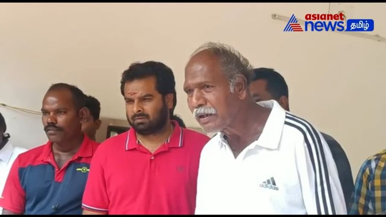 உதவித்தொகைக்காக காத்திருந்த 1000 மாணவர்கள்; 4 பேருக்கு மட்டும் வழங்கிவிட்டு நடையை கட்டிய முதல்வரால் பரபரப்பு