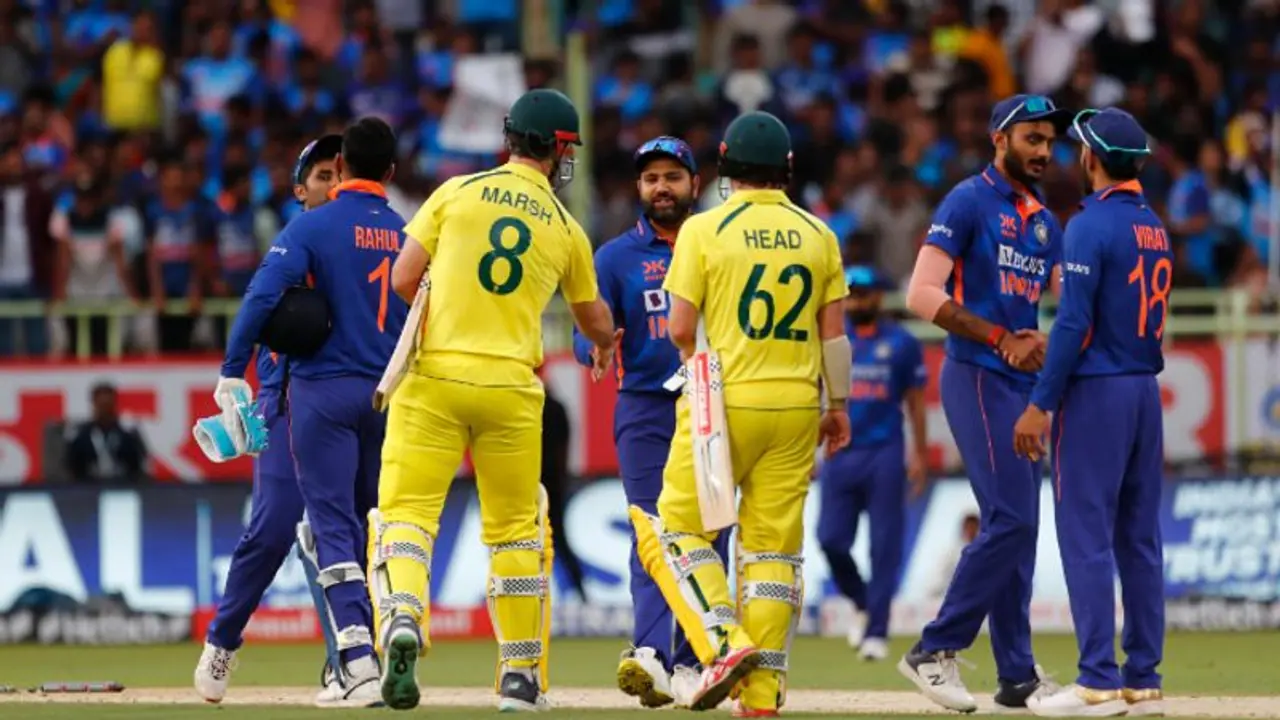 Ind vs Aus 3rd ODI: ನಿರ್ಣಾಯಕ ಏಕದಿನ ಪಂದ್ಯದಲ್ಲಿ ಟಾಸ್ ಗೆದ್ದ ಆಸ್ಟ್ರೇಲಿಯಾ ಬ್ಯಾಟಿಂಗ್ ಆಯ್ಕೆ..! Ind vs Aus 3rd ODI: ನಿರ್ಣಾಯಕ ಏಕದಿನ ಪಂದ್ಯದಲ್ಲಿ ಟಾಸ್ ಗೆದ್ದ ಆಸ್ಟ್ರೇಲಿಯಾ ಬ್ಯಾಟಿಂಗ್ ಆಯ್ಕೆ..!