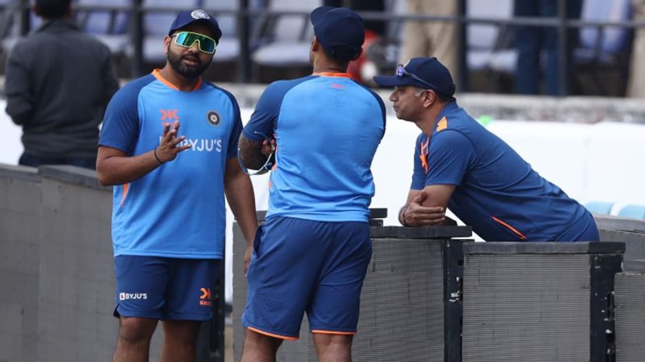 India Playing XI: சூர்யகுமார் யாதவ் மீது நம்பிக்கை வைத்து கடைசி வாய்ப்பு: அதே அணியோடு களமிறங்கும் இந்தியா! India Playing XI: சூர்யகுமார் யாதவ் மீது நம்பிக்கை வைத்து கடைசி வாய்ப்பு: அதே அணியோடு களமிறங்கும் இந்தியா!