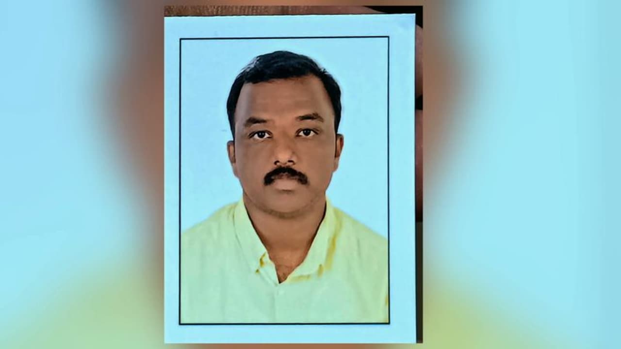 അമലിന്റെ മരണം: അന്തരികാവയവങ്ങൾക്കും ശരീരത്തിനു പുറത്തും പരിക്കുകളില്ലെന്ന് പോസ്റ്റ്മോർട്ടത്തിലെ കണ്ടെത്തൽ അമലിന്റെ മരണം: അന്തരികാവയവങ്ങൾക്കും ശരീരത്തിനു പുറത്തും പരിക്കുകളില്ലെന്ന് പോസ്റ്റ്മോർട്ടത്തിലെ കണ്ടെത്തൽ