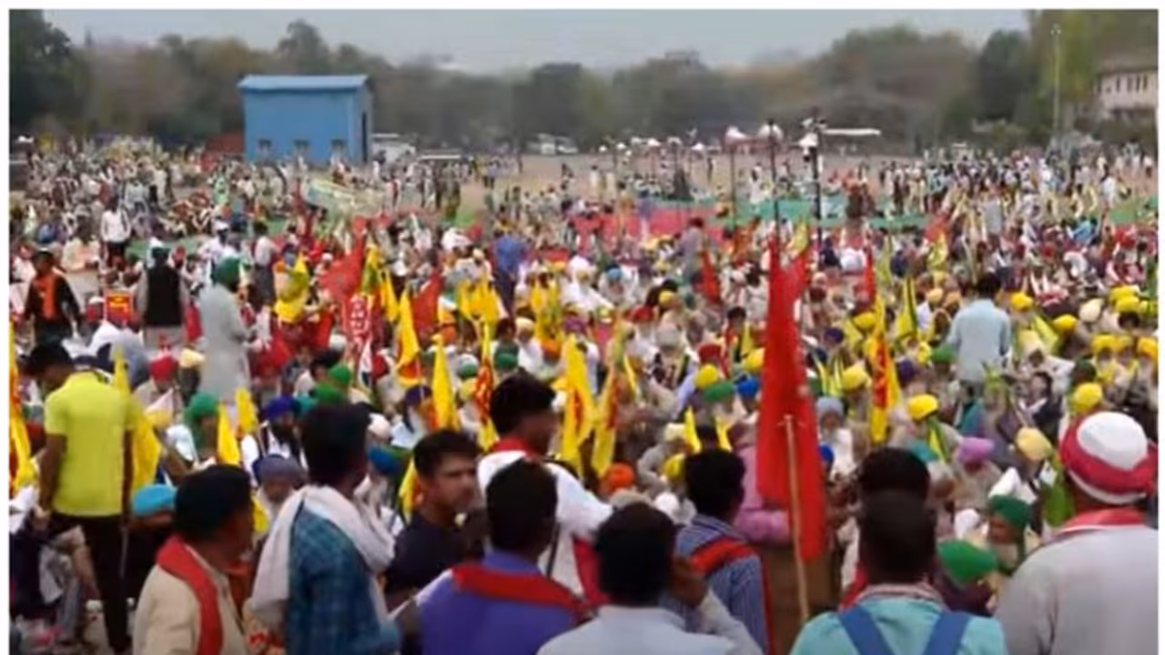 'രാജ്യവ്യാപകമായി മോദി സർക്കാറിൻ്റെ കോലം കത്തിക്കും', സമരം അതിശക്തമാക്കും, കൂടുതൽ വ്യാപിപ്പിക്കും: കർഷക സംഘടനകൾ