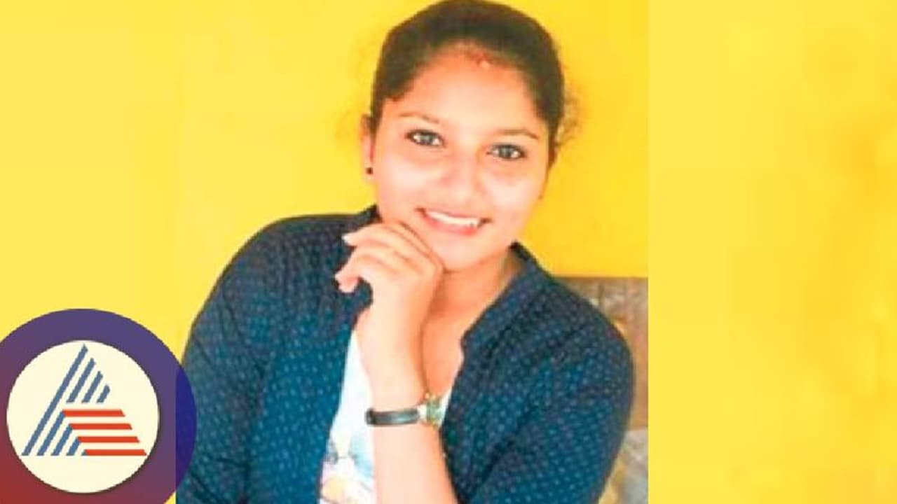 ತಾಯಿಗೆ ನಾಗರಹಾವು ಕಡಿತ: ಬಾಯಿಂದ ವಿಷ ಹೀರಿ ಜೀವ ಉಳಿಸಿದ ಗಟ್ಟಿಗಿತ್ತಿ ಮಗಳು! ತಾಯಿಗೆ ನಾಗರಹಾವು ಕಡಿತ: ಬಾಯಿಂದ ವಿಷ ಹೀರಿ ಜೀವ ಉಳಿಸಿದ ಗಟ್ಟಿಗಿತ್ತಿ ಮಗಳು!