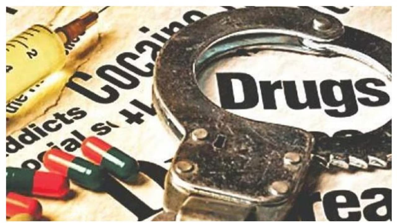 ഇടുക്കിയിൽ ലഹരി പിടിമുറുക്കി; രണ്ടുമാസത്തിനിടെ പിടിച്ചെടുത്തത് 88 കേസുകൾ; വല വിരിച്ച് പൊലീസ് ഇടുക്കിയിൽ ലഹരി പിടിമുറുക്കി; രണ്ടുമാസത്തിനിടെ പിടിച്ചെടുത്തത് 88 കേസുകൾ; വല വിരിച്ച് പൊലീസ്