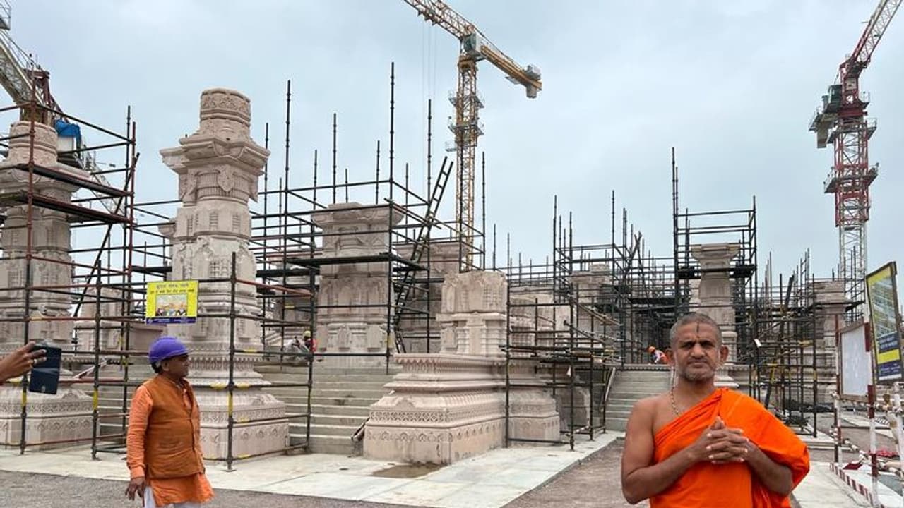 ಅಯೋಧ್ಯೆಯಲ್ಲಿ 25000 ಭಕ್ತರ ವಸತಿ ಸಾಮರ್ಥ್ಯದ ಯಾತ್ರಿ ಭವನ ನಿರ್ಮಾಣ: ಪೇಜಾವರ ಶ್ರೀ ಅಯೋಧ್ಯೆಯಲ್ಲಿ 25000 ಭಕ್ತರ ವಸತಿ ಸಾಮರ್ಥ್ಯದ ಯಾತ್ರಿ ಭವನ ನಿರ್ಮಾಣ: ಪೇಜಾವರ ಶ್ರೀ