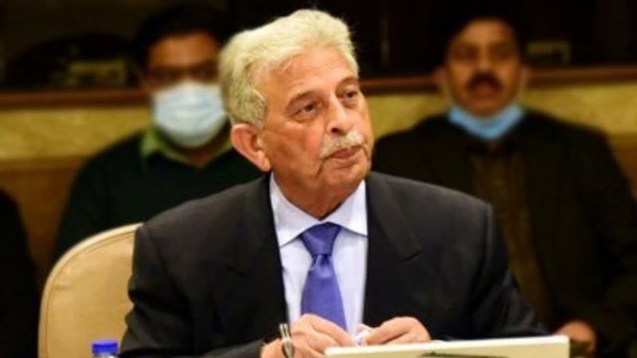 ബിരുദദാന ചടങ്ങിനിടെ മോശമായ ഭാഷാ പ്രയോഗവുമായി പാക് വിദ്യാഭ്യാസ മന്ത്രി; മാപ്പുപറച്ചില്‍