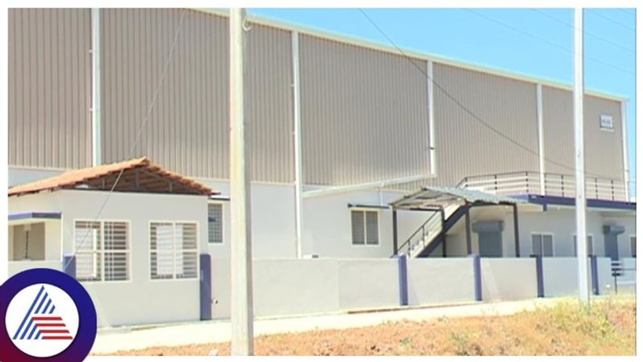 ಬಡಾವಣೆಗೆ ಕುಡಿಯುವ ನೀರಿನ ಸಮಸ್ಯೆ ಆಗುತ್ತೆ ಎಂದಿದ್ದಕ್ಕೆ ಹಲ್ಲೆ ಮಾಡಿಸಿದ ಫ್ಯಾಕ್ಟರಿ ಮಾಲೀಕ! ಬಡಾವಣೆಗೆ ಕುಡಿಯುವ ನೀರಿನ ಸಮಸ್ಯೆ ಆಗುತ್ತೆ ಎಂದಿದ್ದಕ್ಕೆ ಹಲ್ಲೆ ಮಾಡಿಸಿದ ಫ್ಯಾಕ್ಟರಿ ಮಾಲೀಕ!