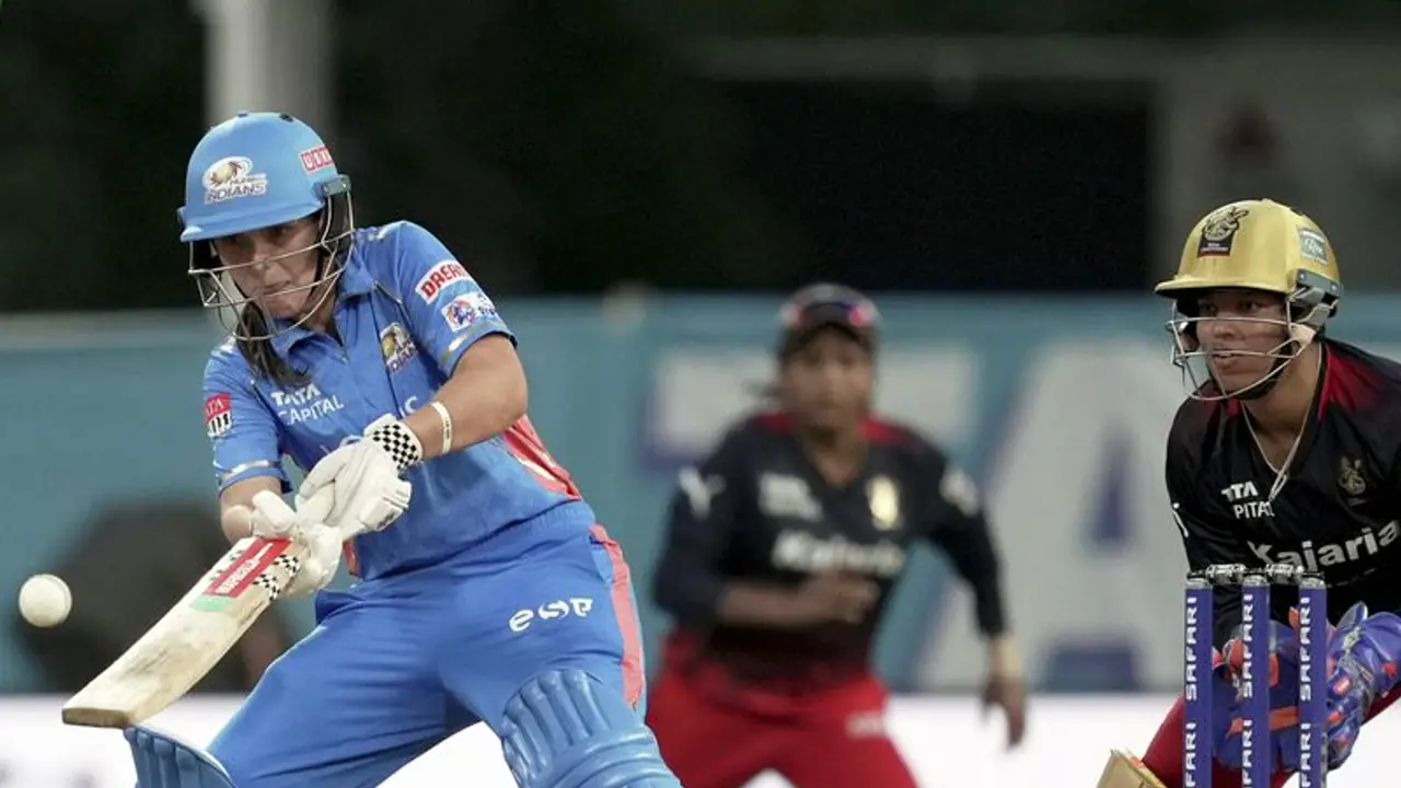 WPL 2023: Amelia Kerr powers Mumbai Indians to 4 wicket win over RCB