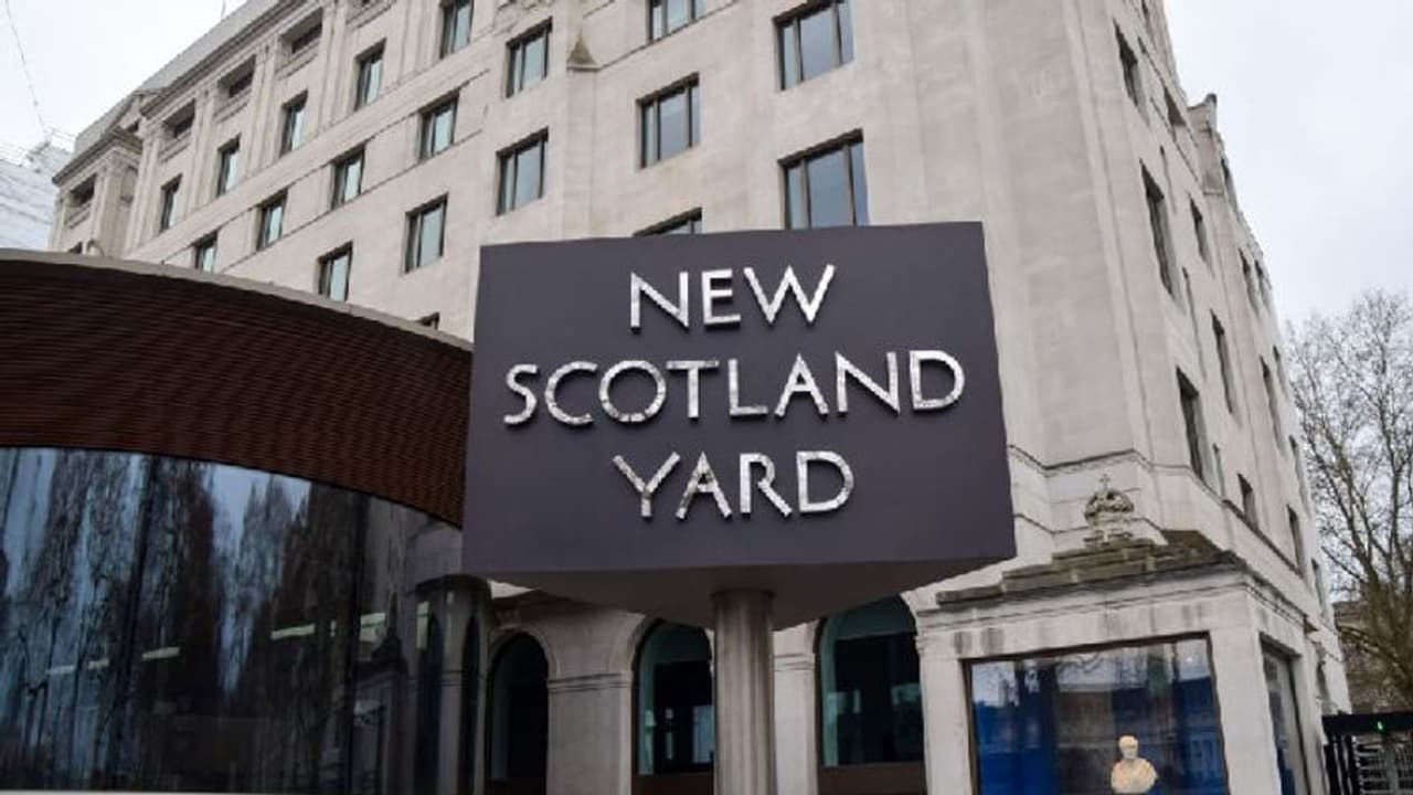 Hard hitting Scotland Yard review finds institutional racism; Sikh officer's beard cut, turban put in shoe box Hard hitting Scotland Yard review finds institutional racism; Sikh officer's beard cut, turban put in shoe box