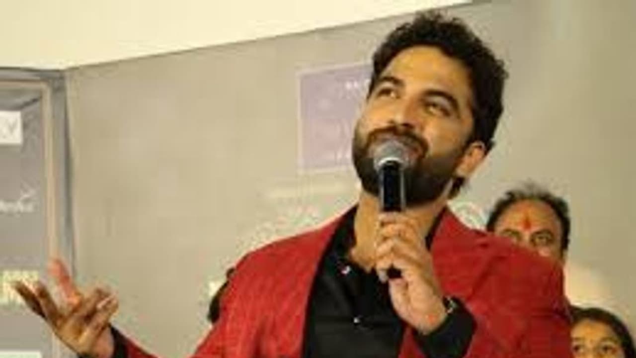 నెటిజన్లను కన్ఫ్యూజన్ లో పడేసిన విశ్వక్‌సేన్‌ .. క్రేజీ అప్ డేట్ ఇచ్చిన యంగ్ స్టార్ ..