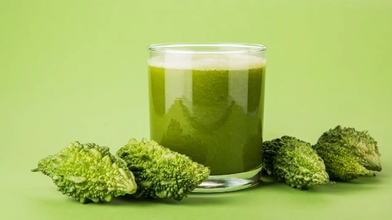 Health Tips : പാവയ്ക്ക ജ്യൂസ് കുടിച്ചാൽ ലഭിക്കുന്ന ആരോ​ഗ്യ​ഗുണങ്ങളിതാ...