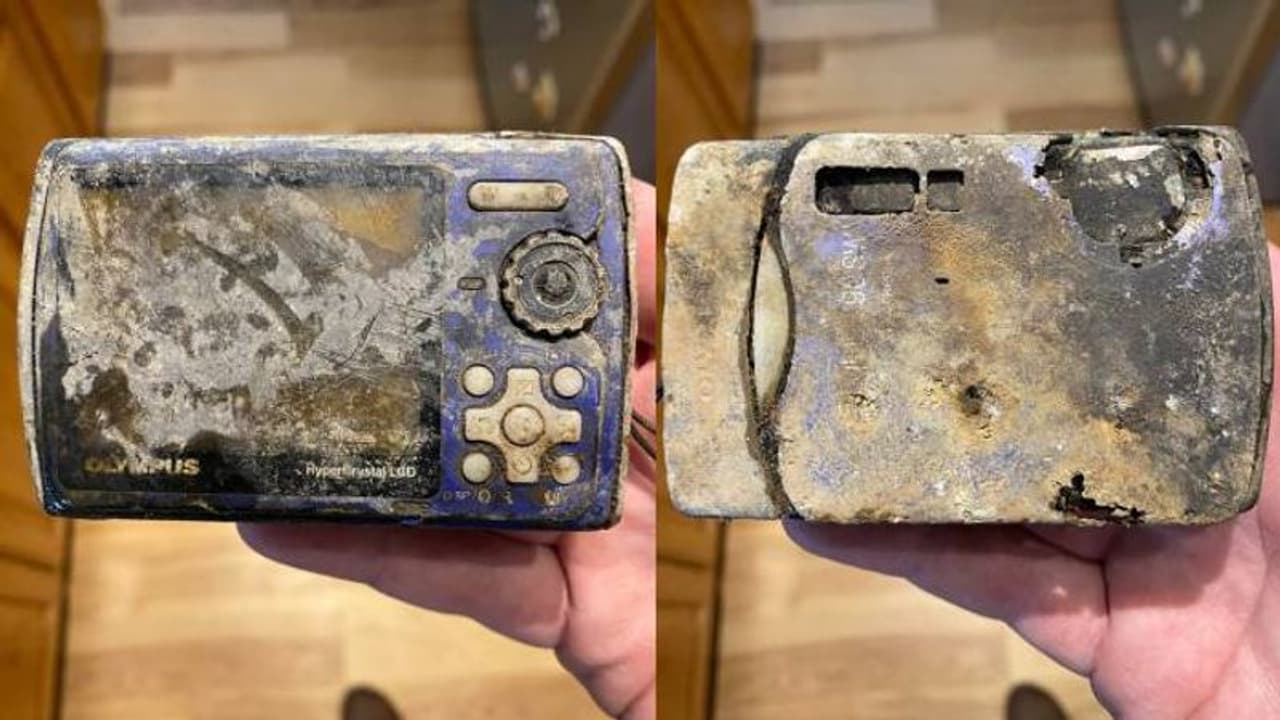 13 വർഷം മുമ്പ് നദിയിൽ നഷ്ടപ്പെട്ട ക്യാമറ അപ്രതീക്ഷിതമായി തിരികെ, ഒറ്റച്ചിത്രം പോലും നശിച്ചു പോയില്ല! 13 വർഷം മുമ്പ് നദിയിൽ നഷ്ടപ്പെട്ട ക്യാമറ അപ്രതീക്ഷിതമായി തിരികെ, ഒറ്റച്ചിത്രം പോലും നശിച്ചു പോയില്ല!