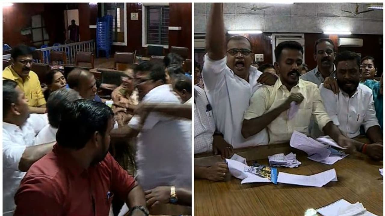 പ്രതിഷേധത്തിൽ മുങ്ങി പാലക്കാട് നഗരസഭാ ബജറ്റ് അവതരണം; ബജറ്റ് കീറിയെറിഞ്ഞു, കത്തിച്ചു