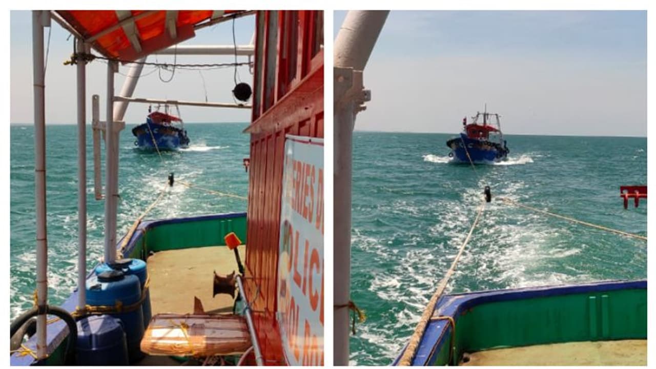 എഞ്ചിൻ നിലച്ച് കടലിൽ കുടുങ്ങി; മത്സ്യത്തൊഴിലാളികളെ കരക്കെത്തിച്ചു എഞ്ചിൻ നിലച്ച് കടലിൽ കുടുങ്ങി; മത്സ്യത്തൊഴിലാളികളെ കരക്കെത്തിച്ചു