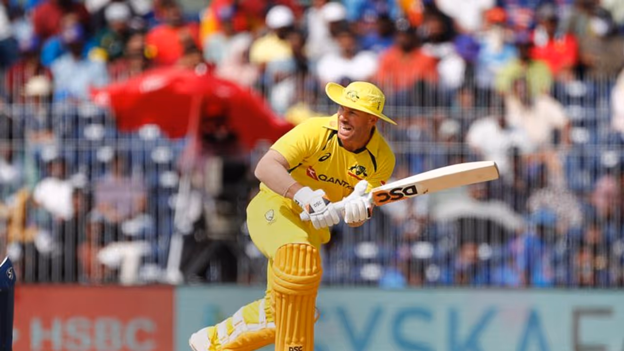 ഏകദിന കരിയറില് ആദ്യം, ചെന്നൈ ഏകദിനത്തില് അപൂര്വ റെക്കോര്ഡിട്ട് ഡേവിഡ് വാര്ണര് ഏകദിന കരിയറില് ആദ്യം, ചെന്നൈ ഏകദിനത്തില് അപൂര്വ റെക്കോര്ഡിട്ട് ഡേവിഡ് വാര്ണര്