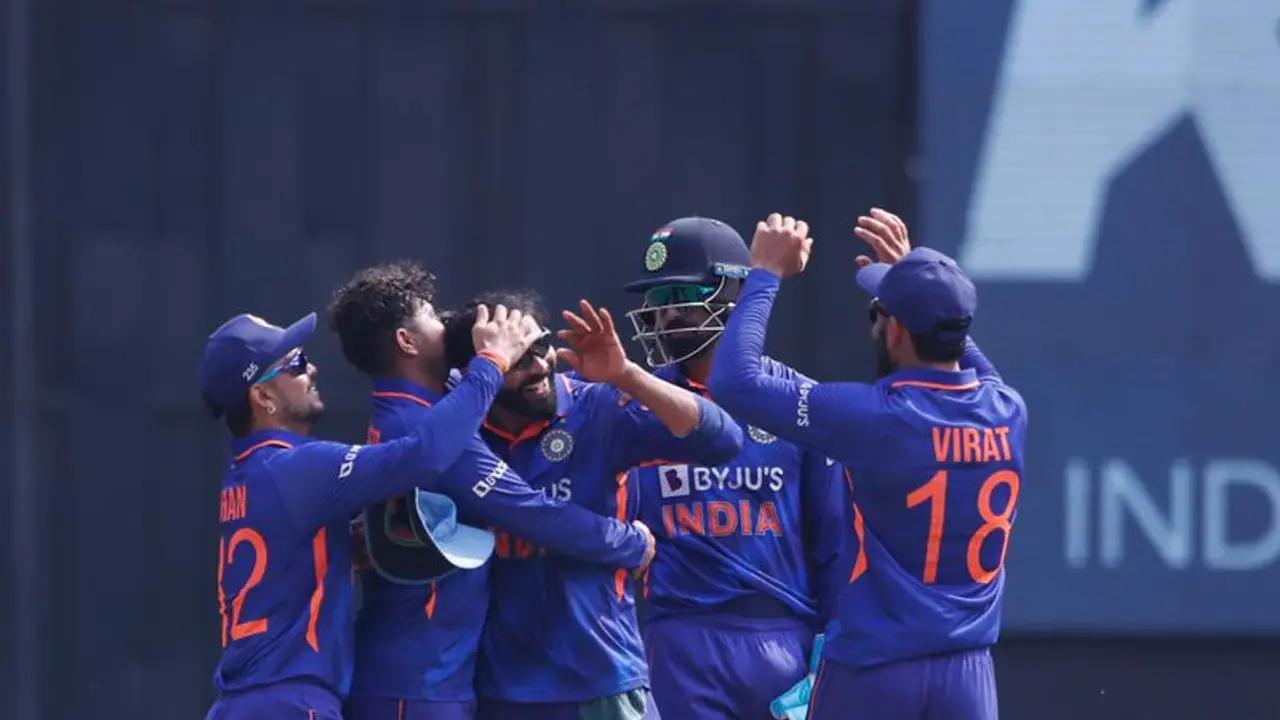 ഇഷാന് കിഷന് ഇടമില്ല, പകരം സഞ്ജു; സര്പ്രൈസുകളുമായി ഇന്ത്യയുടെ ലോകകപ്പ് ടീമിനെ തെരഞ്ഞെടുത്ത് മുന് താരം ഇഷാന് കിഷന് ഇടമില്ല, പകരം സഞ്ജു; സര്പ്രൈസുകളുമായി ഇന്ത്യയുടെ ലോകകപ്പ് ടീമിനെ തെരഞ്ഞെടുത്ത് മുന് താരം