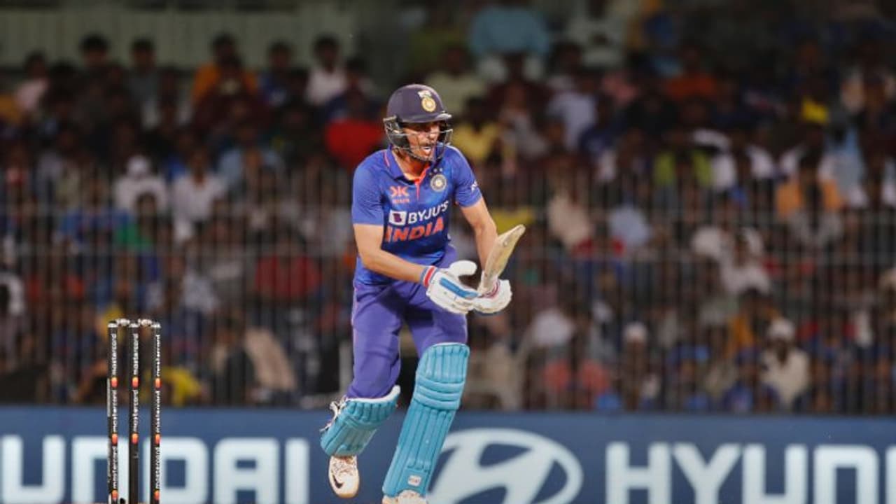 WI vs IND: பாபர் அசாம் சாதனையை முறியடித்த கில்! WI vs IND: பாபர் அசாம் சாதனையை முறியடித்த கில்!