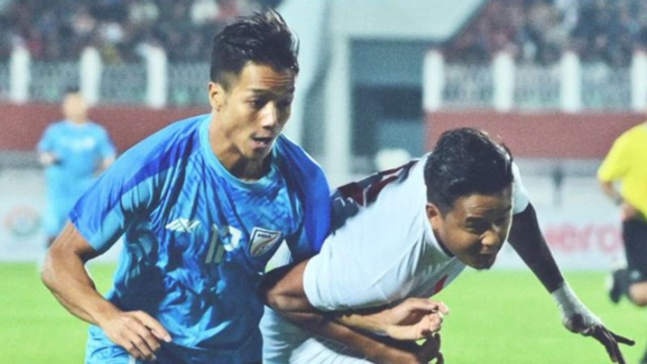 നിഷേധിക്കപ്പെട്ട് ഛേത്രിയുടെ ഗോള്; ത്രിരാഷ്ട്ര ഫുട്ബോള് ടൂര്ണമെന്റില് ഇന്ത്യക്ക് വിജയത്തുടക്കം നിഷേധിക്കപ്പെട്ട് ഛേത്രിയുടെ ഗോള്; ത്രിരാഷ്ട്ര ഫുട്ബോള് ടൂര്ണമെന്റില് ഇന്ത്യക്ക് വിജയത്തുടക്കം