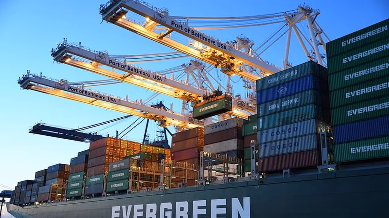 ഇന്റർനാഷണൽ മോഷണം; ചൈനയിൽ നിന്ന് കൊണ്ടുവന്ന ഡെല്ലിന്റെ 5000 ലാപ്ടോപ് അടങ്ങിയ കണ്ടെയ്നർ പൊക്കി, 6 പേർ അറസ്റ്റിൽ