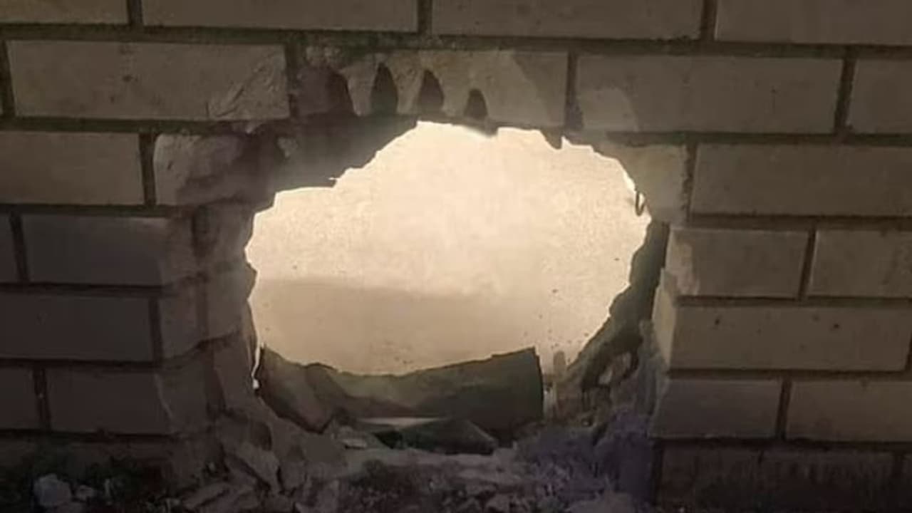 ജയില്‍ ചാടി മധുരം കഴിക്കാനായി മുങ്ങി തടവുകാര്‍; ജയില്‍ ഭിത്തി തുരക്കാനുപയോഗിച്ച ആയുധം കണ്ട് അമ്പരപ്പ് 