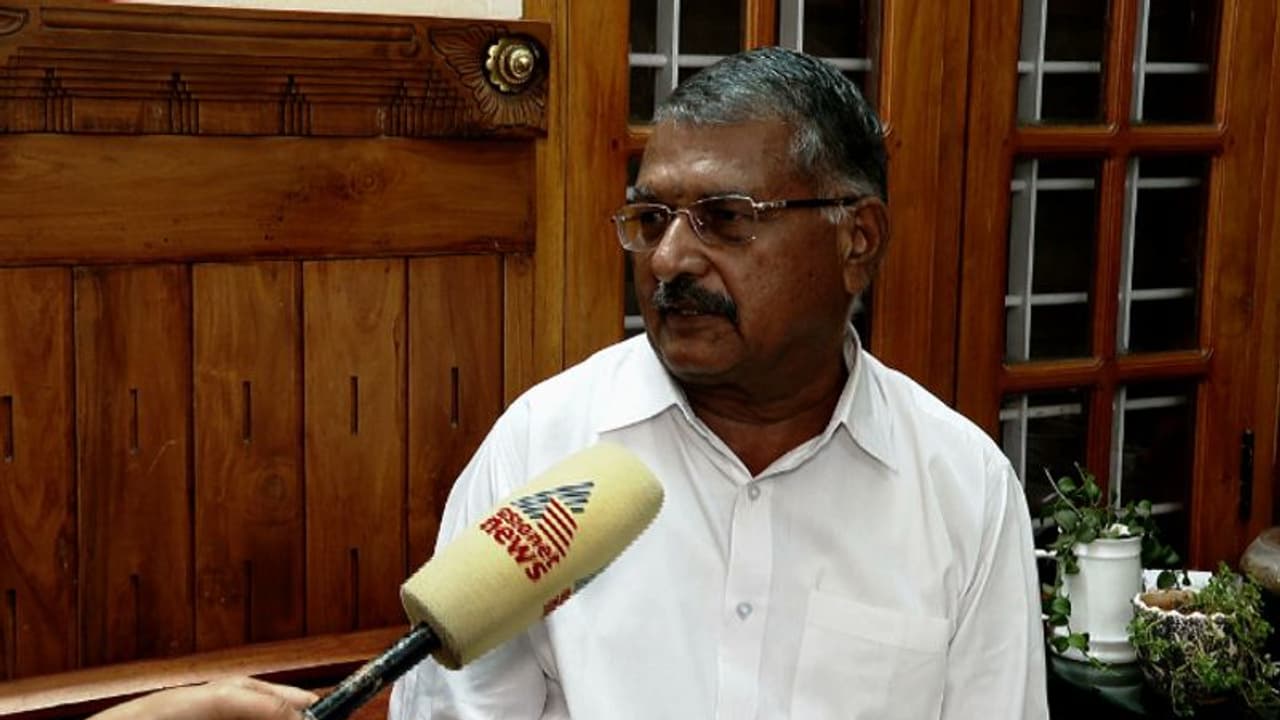 ബ്രഹ്മപുരത്തെ ബയോമൈനിംഗിന് ഉപകരാർ; ആരോപണം പാർട്ടിക്കുള്ളിലെ ചിലരുടെ ഗൂഡാലോചനയെന്ന് കോൺഗ്രസ് നേതാവ് ബ്രഹ്മപുരത്തെ ബയോമൈനിംഗിന് ഉപകരാർ; ആരോപണം പാർട്ടിക്കുള്ളിലെ ചിലരുടെ ഗൂഡാലോചനയെന്ന് കോൺഗ്രസ് നേതാവ്