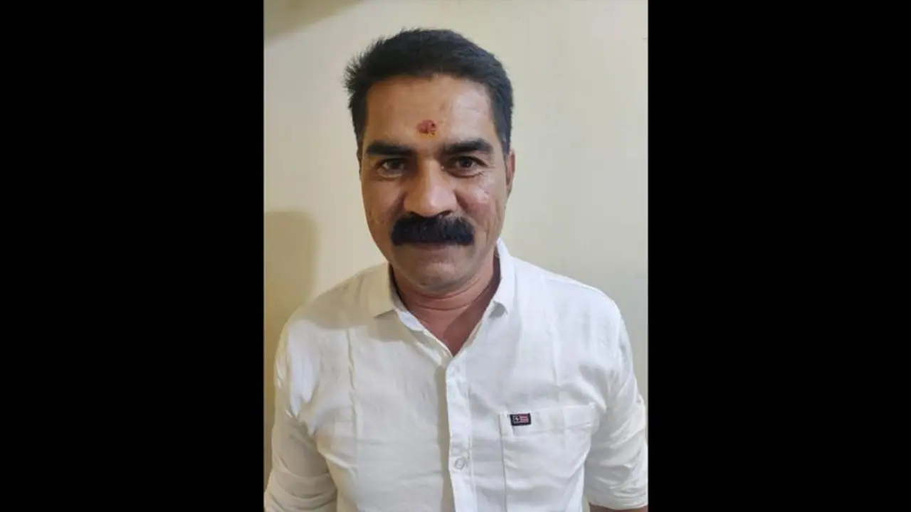 ஓசூரில் படுஜோராக அரங்கேரிய விபசாரம்; 3 பெண்கள் மீட்பு ஓட்டல் உரிமையாளர் கைது ஓசூரில் படுஜோராக அரங்கேரிய விபசாரம்; 3 பெண்கள் மீட்பு ஓட்டல் உரிமையாளர் கைது